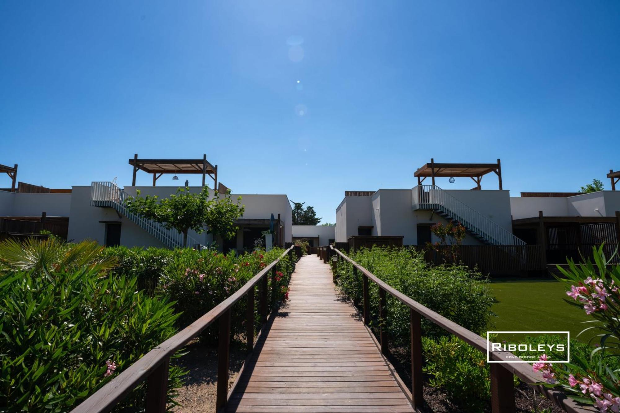 Marina Lodge - Villa T3 en résidence avec piscine Vias Esterno foto