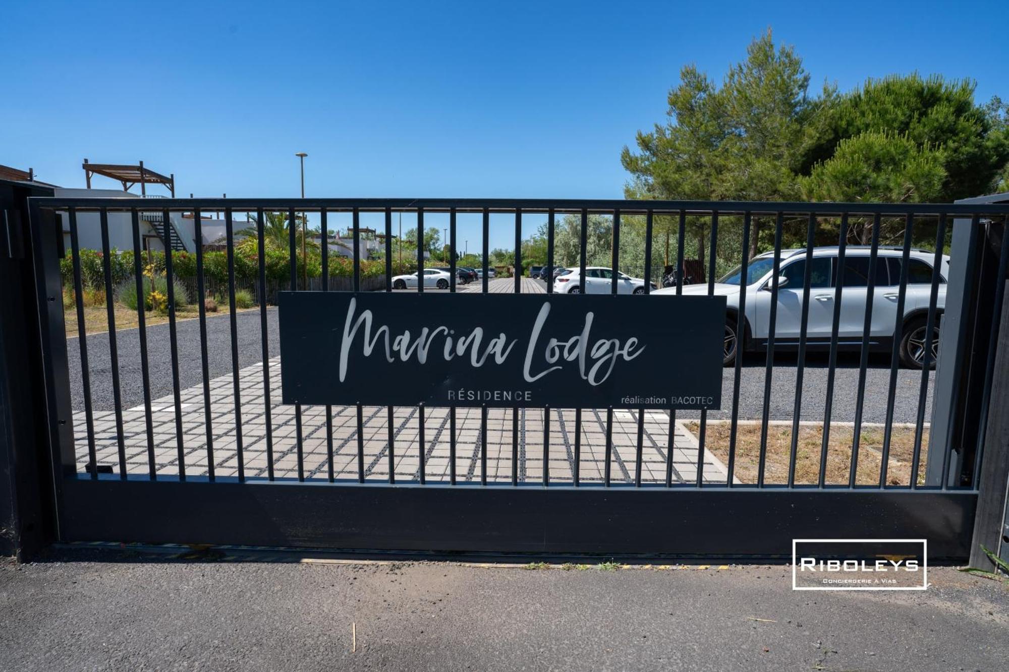 Marina Lodge - Villa T3 en résidence avec piscine Vias Esterno foto