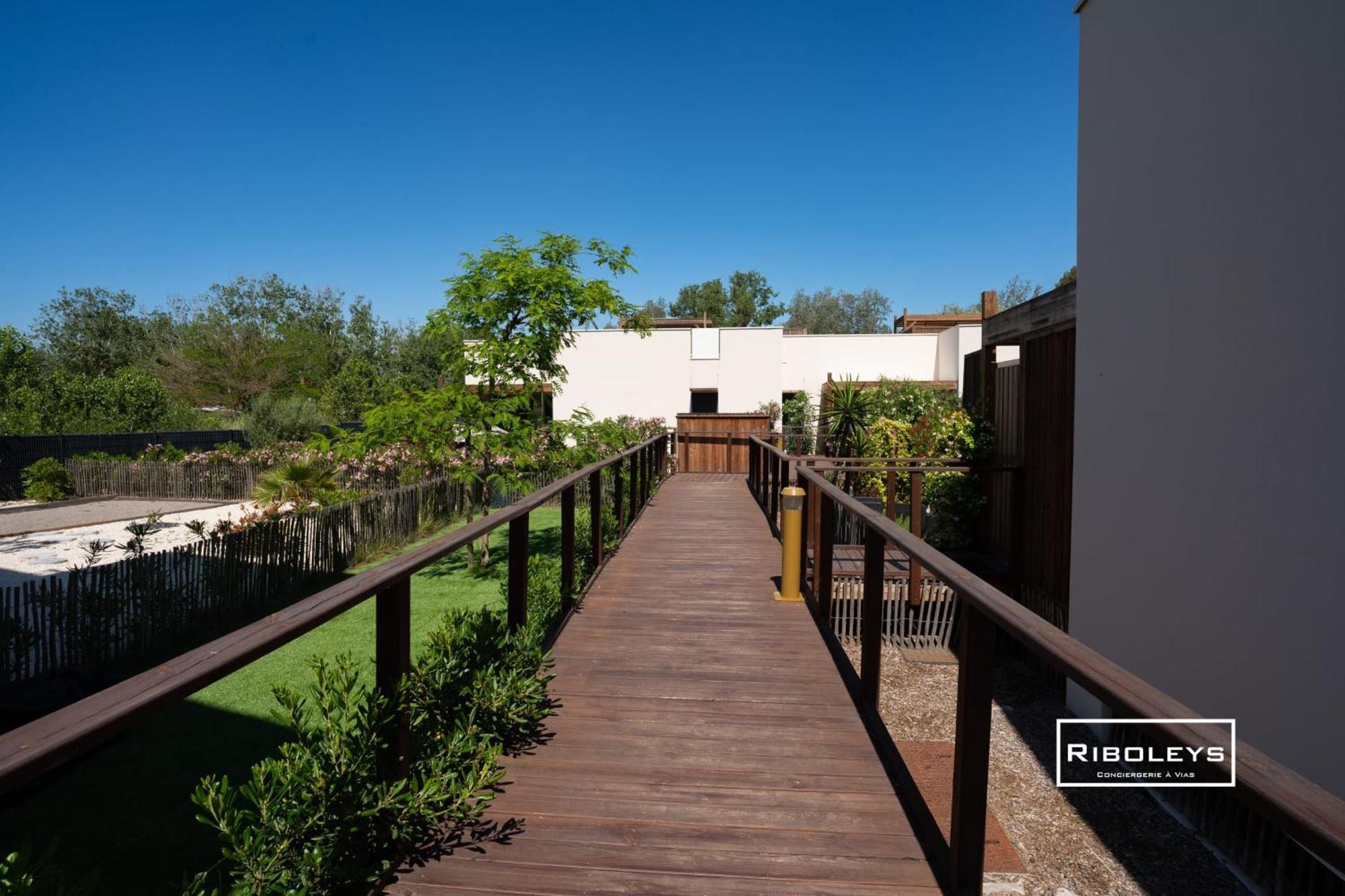 Marina Lodge - Villa T3 en résidence avec piscine Vias Esterno foto